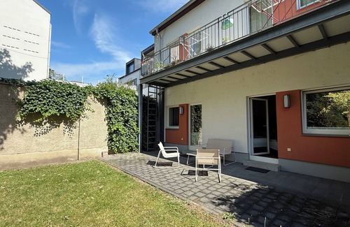 Outer Neustadt Apartment | Quiet rear building apartment with terrace in the heart of the new town
