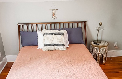 Johns Island Apartment | Quiet retreat 20 min to Downtown Charleston & Kiawah-your perfect getaway!