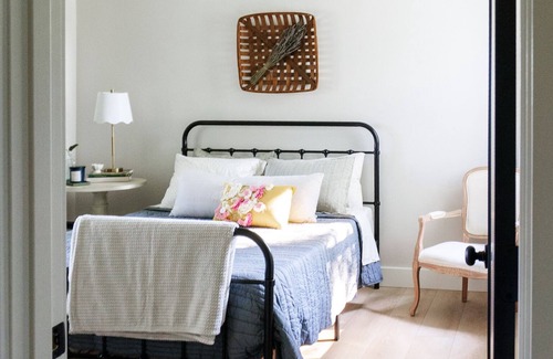 Sangamon County Other | Quiet Retreat - Guest House on Flower Farm - Sleeps 7