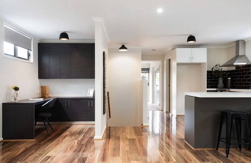 Spring Gully House | Quiet Retreat surrounded by parkland walking and riding trails.