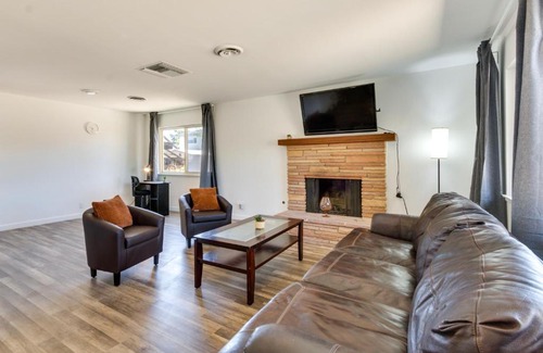 Ridgecrest House | Quiet Ridgecrest Vacation Rental with Private Yard!