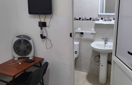 Marrakech Bed & Breakfast | QUIET ROOM WITH AIR CONDITIONING AND PRIVATE BATHROOM