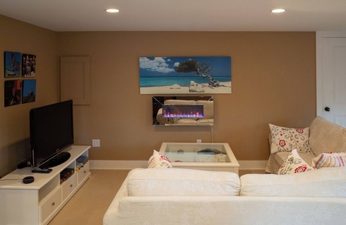 North Cowichan House | Quiet rural setting, close to mountain biking/hiking trails and downtown.