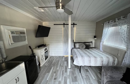 Banning Cabin | Quiet rural studio