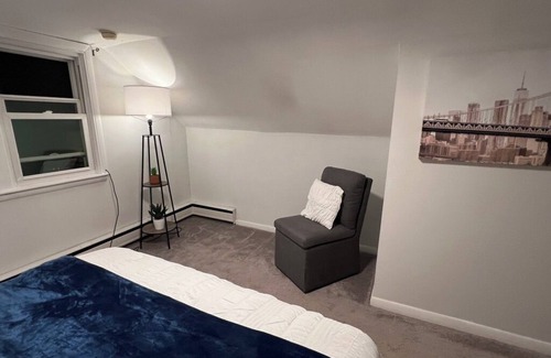 Village of New Hartford Apartment | Quiet, Safe and private walk to New Hartford