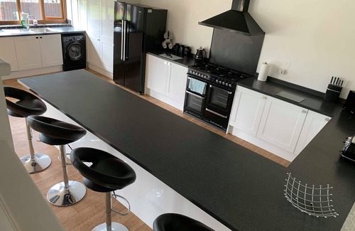 Wisbech House | Quiet setting with secure gated parking, children's play area & farm animals