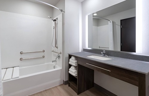 Nampa Hotel | Quiet Space Ideal for Extended Stay Business Trips or Family Outings In Nampa