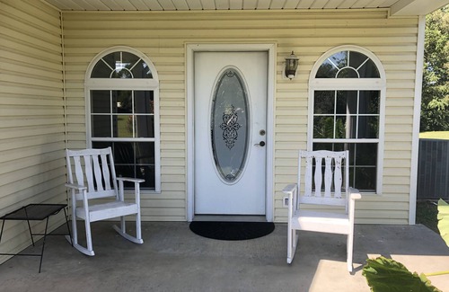 Wilburn House | Quiet, spacious, secluded hideaway for the entire family (and then some).