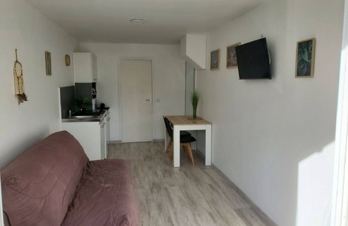 Forges-les-Bains Apartment | Quiet studio 35 minutes from Paris