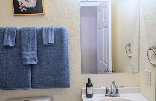 Colorado Springs Apartment | Quiet studio in amazing Colorado Springs with AC