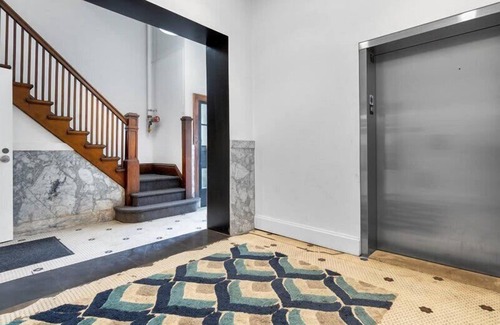 Downtown Des Moines Apartment | Quiet Studio on Grand - Heart of Downtown!