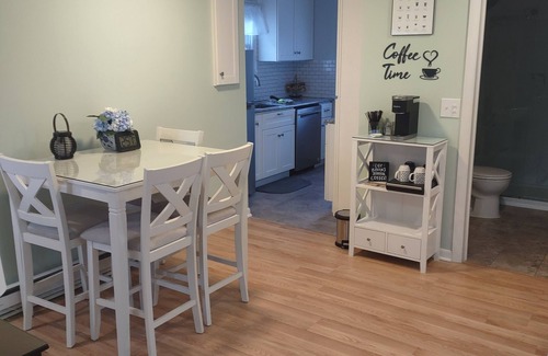 Ellsworth Apartment | quiet, walking distance to downtown Ellsworth,15 miles from Acadia National Park
