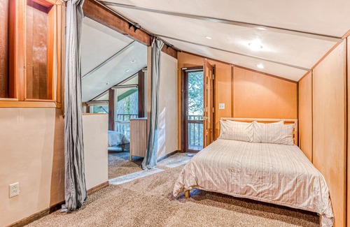 Washougal Cabin | Quiet waterfront cabin on an acre lot with private hot tub & river access
