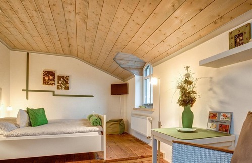 Nordhackstedt Cottage | Quince Chamber - Hof Noerreheede