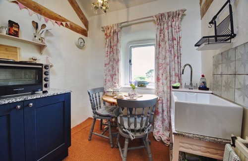 Hartland House | Quincecote mini guest wing. Small and tasteful one bed rural accommodation