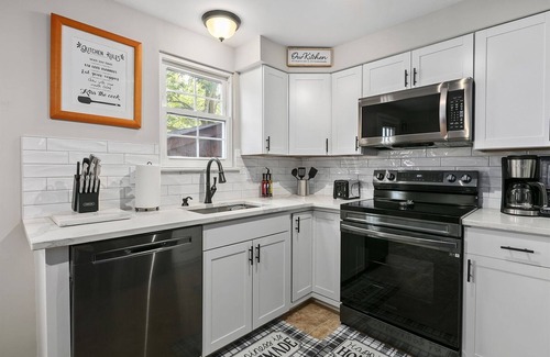 Countryside House | QuincyCharm: Exercise Equipment & 40 Mins to DC!