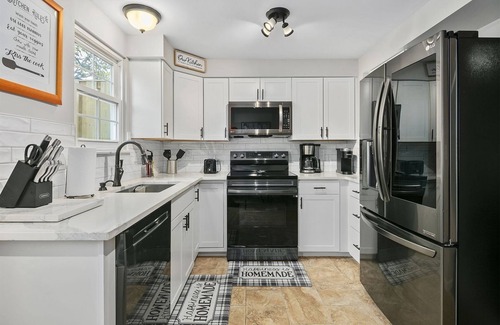 Countryside House | QuincyCharm: Exercise Equipment & 40 Mins to DC!