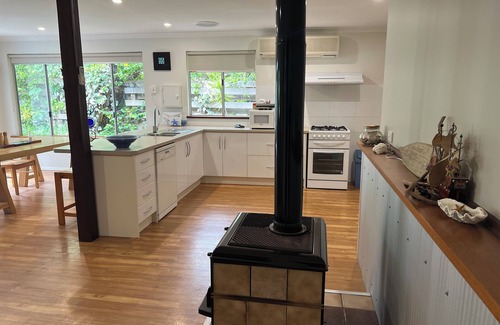 Quindalup House | Quindalup 4 x 2 house on Geo Bay Rd Duns. 1 min to beach. Mooring Wifi NO PETS