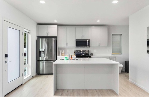 Whittier Heights House | Quinn's sweet suite - Micro Studio - 91Walkscore