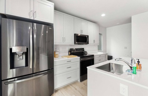 Whittier Heights House | Quinn's sweet suite - Micro Studio - 91Walkscore