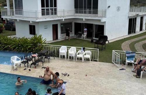 Huila Department Cabin | QUINTA RANCHO SANTIAGO CAMPESTRE capacidad 50 huéspedes