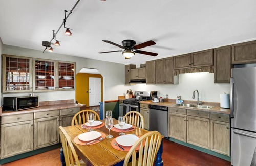 Peter Howell House | Quintessential Midtown Bungalow