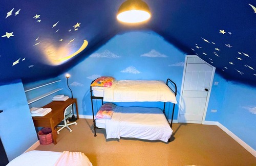 Faringdon Other | Quirky and Unique Farm House; A Perfect Writers Retreat