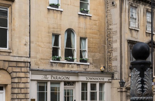 Bath House | Quirky Georgian Townhouse in the heart of old Bath (sleeps up to 10)