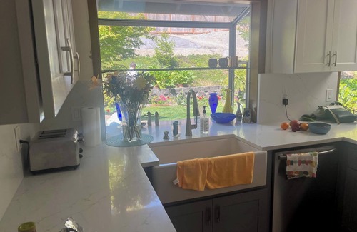 Edmonds House | quite and private near trails and downtown