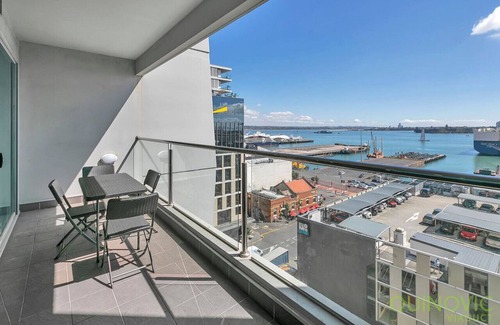 Auckland Central Business District Apartment | QV Comfortable Water View Apt w/Car Park - 848