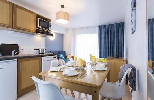 Tregastel Apartment | Résidence Odalys Référence Les Bains by Interhome