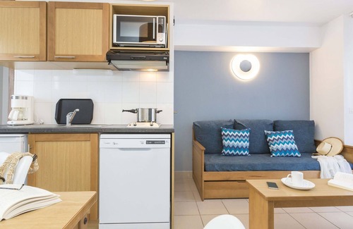 Tregastel Apartment | Résidence Odalys Référence Les Bains by Interhome