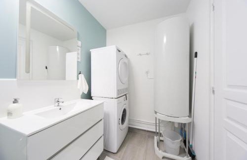 Malesherbes Villa | Résidence privée avec parking sécurisé - 9 personnes, 6 lits, 2 logements