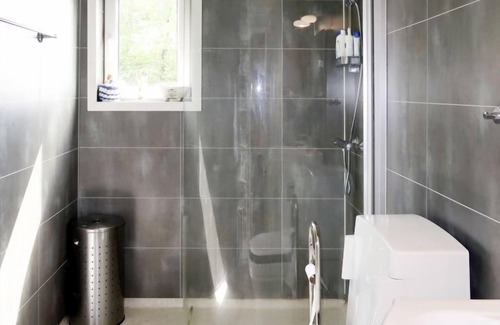 Tysnes House | Rødehuset by Interhome