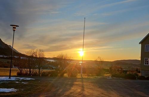 Fraena Cabin | Rødseth gårdsovernatting Hytter