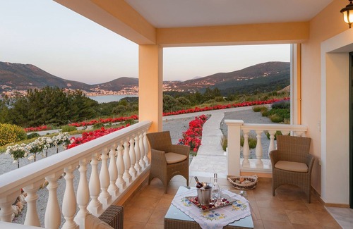 Samos Apartment | R 3121 Villa Fielding With Wi-Fi Internet Access.Side Sea View & Garden View