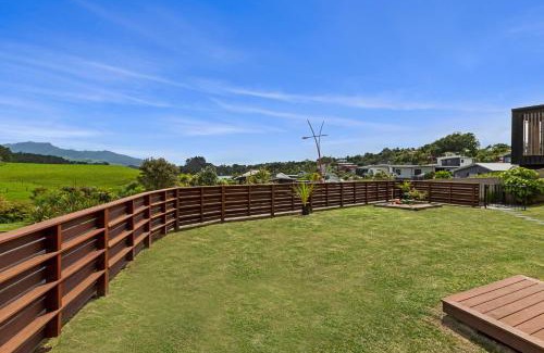 Raglan House | R and R at Robertson - Raglan Holiday Home