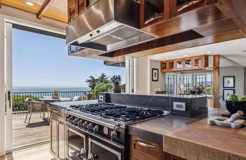 Mill Valley Villa | "R" House Beach Villa