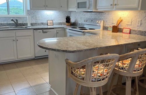 Topsail Beach House | R & R's EDEN - Cozy home by the Beach on Topsail for REST AND RELAXATION!n