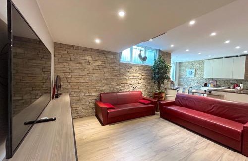 Affori Apartment | R39 Elegant Apartment with Private Parking