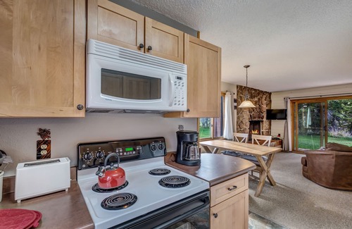 Clark Cabin | Rabbit Ears - Relax in the mountain air!