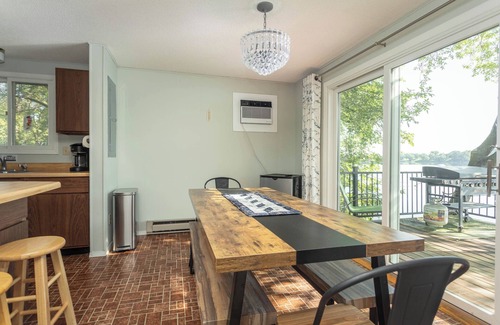 Farwell House | Rachel Island Cozy Getaway