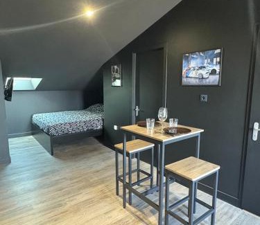 Bressuire Apartment | racing room