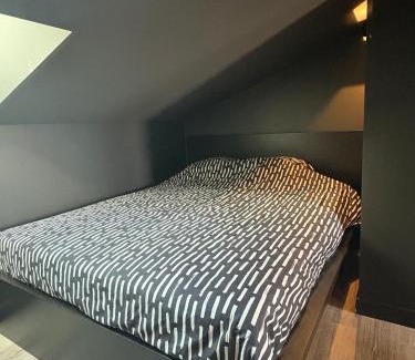 Bressuire Apartment | racing room