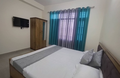 Shimla House | Radhe Krishna Home Stay Shimla Family friendly Peaceful