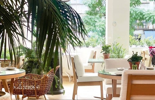 Omonia Apartment | Radiant 2BR Suite with Eclectic Decor