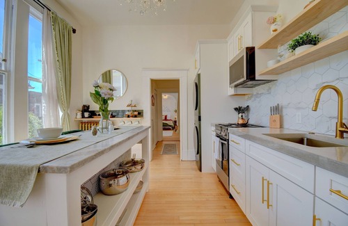 Downtown Albuquerque Apartment | Radiant Historic Downtown Home I Lots of Light I Covered Parking
