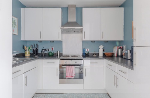 Lee Green Apartment | Radiant & Homey 1BD Flat, Hither Green!