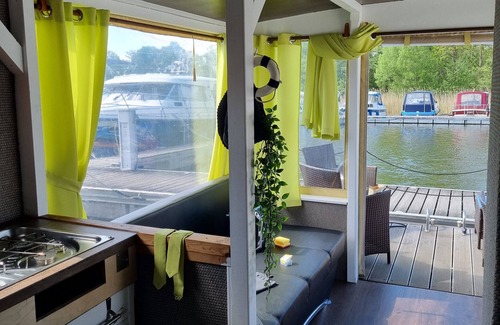 Priepert Boat Rental | Raft 'Priepert 2' at the Mecklenburg Lake District with Covered Terrace