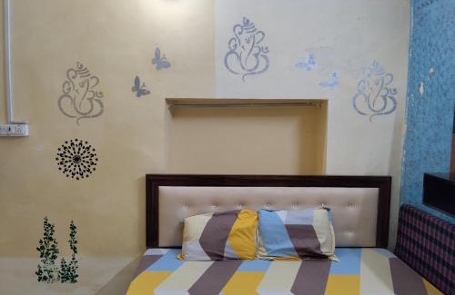 Faizabad House | Raghunath Bhawan Yatri Niwas Home Stay AC Or Non AC Rooms